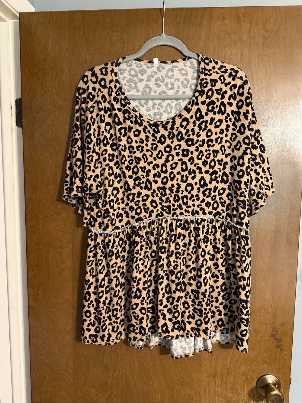 TASAMO Loose Ruffle Hem Top - Picture 2 of 5